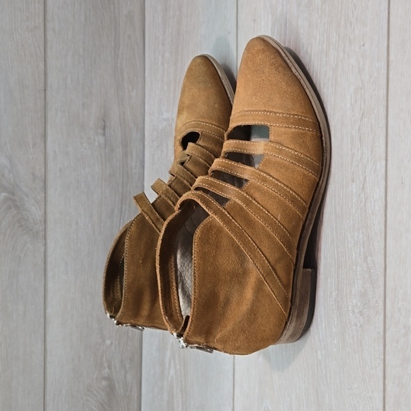 Free People Women Swept AwayLeather Back Zip Pointed Toe shoes boots sz 8.5 - Picture 3 of 16